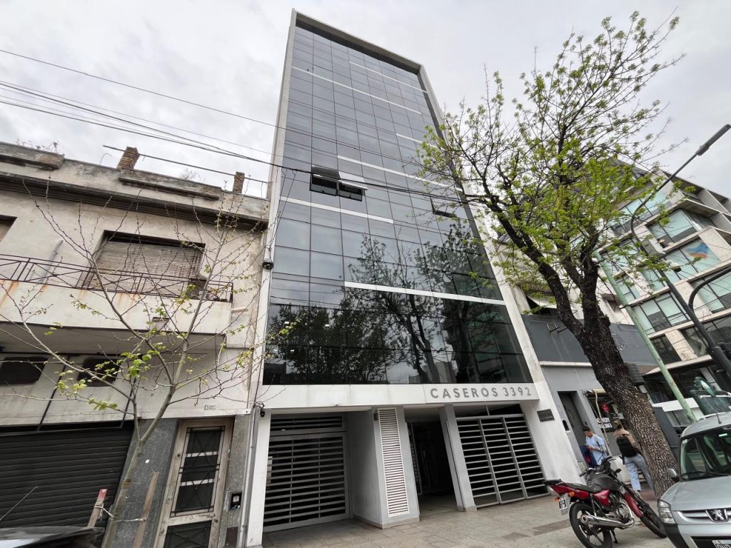Oficina en alquiler en Parque Patricios, AV Caseros 3392 Piso 4 A – foto 1